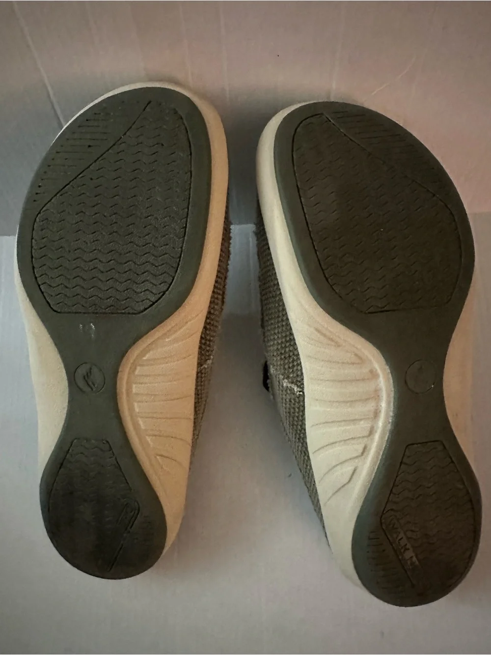 Geckoman Walk Hero Men’s Size 9 Slip On Clogs Mules Canvas Comfort Shoes Beige